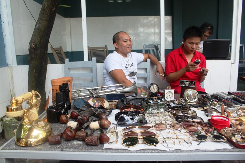 TP.HCM, chợ ve chai, đồ cổ, dân chơi, bày bán, cà phê Cao Minh, Băng Ky, Bình Thạnh