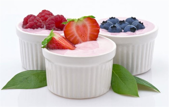 Sữa chua. Không thể phủ nhận vai trò của sữa chua đối với sức khỏe nhưng nó sẽ phản tác dụng nếu bạn không ăn đúng thời điểm. Dạ dày của bạn sẽ bị ảnh hưởng nếu ăn nó lúc đói.