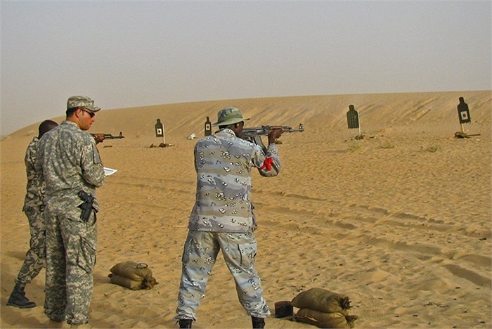 Học sử dụng các vũ khí của các quốc gia khác