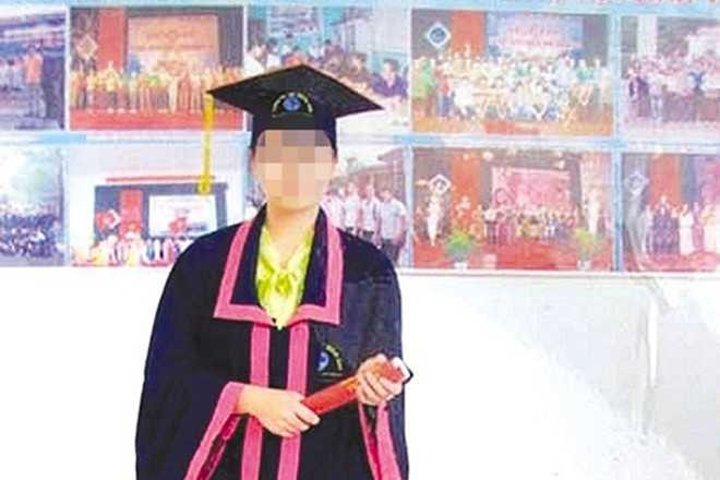  Di ảnh nạn nhân Hằng trong ngày tốt nghiệp tại Đại học Quảng Bình.