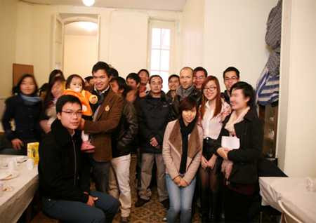 Các anh chị em sinh viên Việt Nam tại Pháp