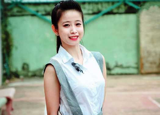 Ngoài đời, Châu Tuyết Vân là một cô gái dịu dàng, trẻ trung.