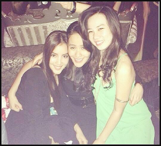 Tòa nhà 40 tầng Times Square ở trung tâm Sài Gòn - nơi diễn ra đám cưới của cô với Thanh Bùi cũng là một phần tài sản của nhà họ Trương. 