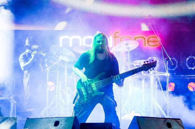 Bassist Linus của Andromeda