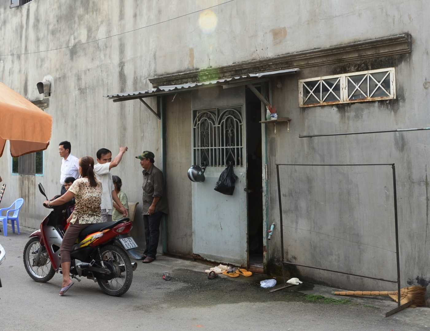 TP.HCM, quận Bình Tân, tự tử, mẹ, con trai, chết, công an