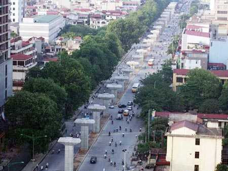 Tuyến đường sắt đô thị Cát Linh - Hà Đông sẽ được đưa vào khai thác vào cuối năm 2015 (Ảnh: Người Lao Động)