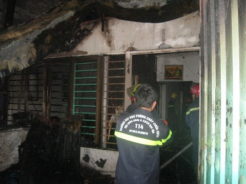 Hà Nội: Một nhà hàng bị thiêu rụi, nghi rò rỉ khí gas