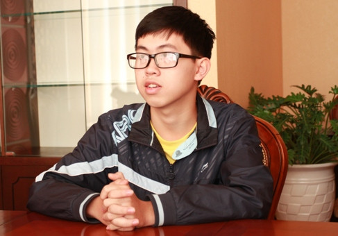 Ngô Phi Long - Huy chương Vàng Olympic Vật lý Quốc tế 2013 