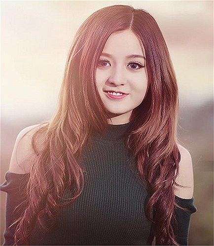 Cô gái xinh đẹp Lữ Thùy Vy (Vy Lữ) đang khiến dân mạng chú ý khi xuất hiện trong clip 'Anh không đòi quà' phiên bản Gia Lai