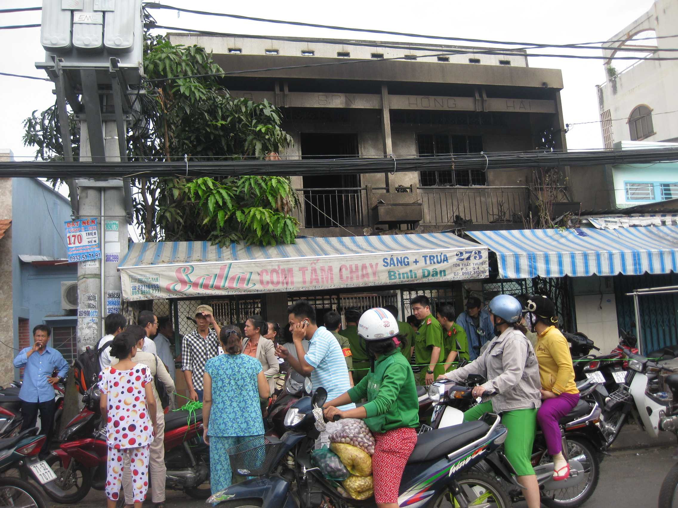 TP.HCM, quận 4, cháy nhà, nổ, ông cháu tử vong, người dân, PCCC