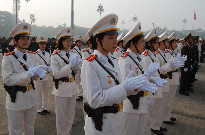 nữ cảnh vệ Việt Nam