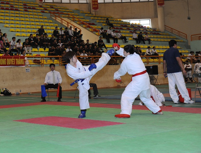 nữ cảnh vệ việt nam