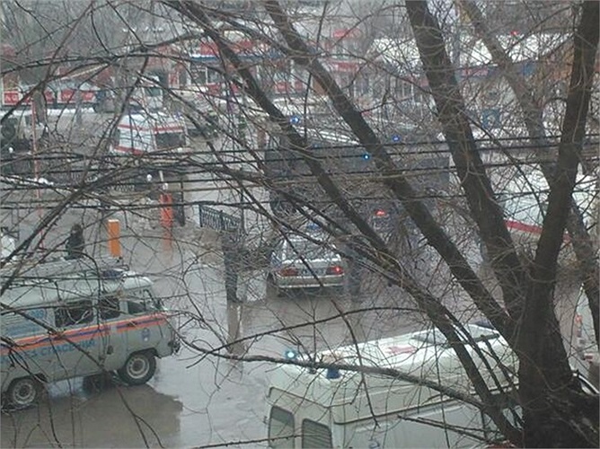 Hơn 30 xe cứu thương đã có mặt ở hiện trường