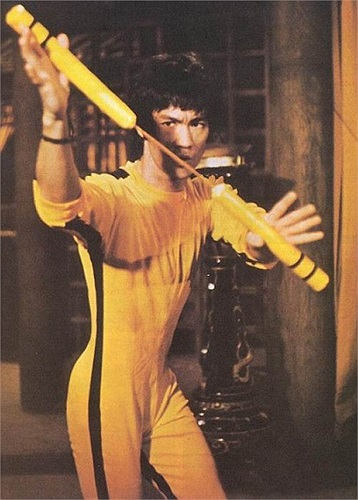 Bên cạnh đó, những hình ảnh sử dụng côn nhi khúc lần đầu được siêu sao võ thuật đưa lên phim cũng rất có sức hấp dãn dối với khán giả. 