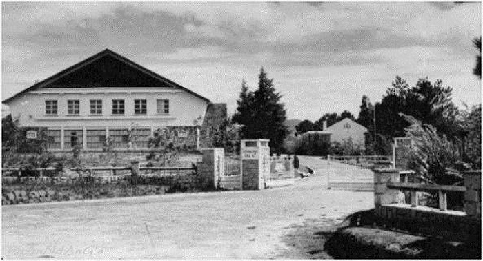 Viện đại học Đà Lạt. 