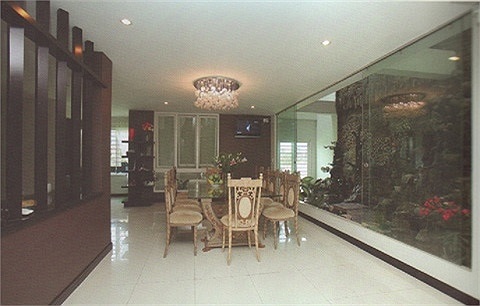 Là con trai duy nhất trong gia đình, Cường Đô la có cổ phần không nhỏ trong khối tài sản trên.