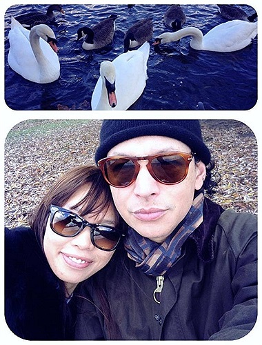 Chân dài chụp ảnh cùng bạn trai ngoại quốc.