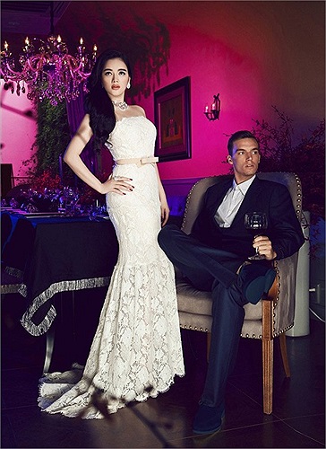 Lý Nhã Kỳ lại tạo nên sự khác biệt của năm 2013 bằng phong cách thiên về cổ điển nhưng vẫn toát lên phong thái cao sang.