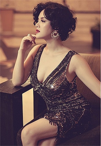 Bộ ảnh được đánh giá là một hướng khai thác mới, sexy trong một năm kín đáo của Lý Nhã Kỳ.