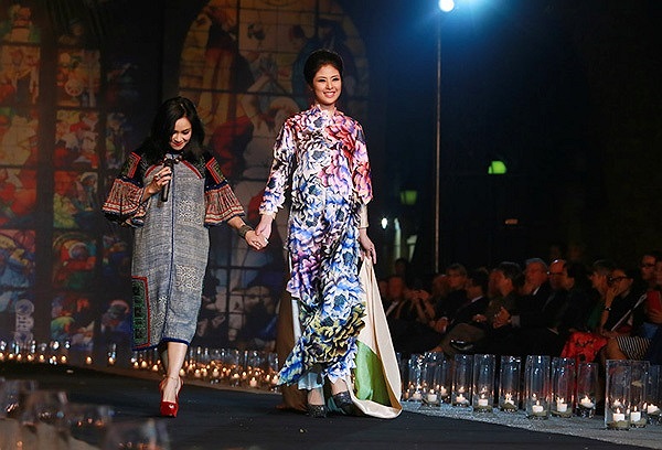 Thanh Lam vẫn rất ưa chuộng những trang phục rộng, không có phần eo khiến cho nữ Diva lùn đi đôi phần.