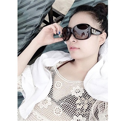 Loạt ảnh khi cô đi nghỉ dưỡng tại biển khiến fan rất quan tâm.