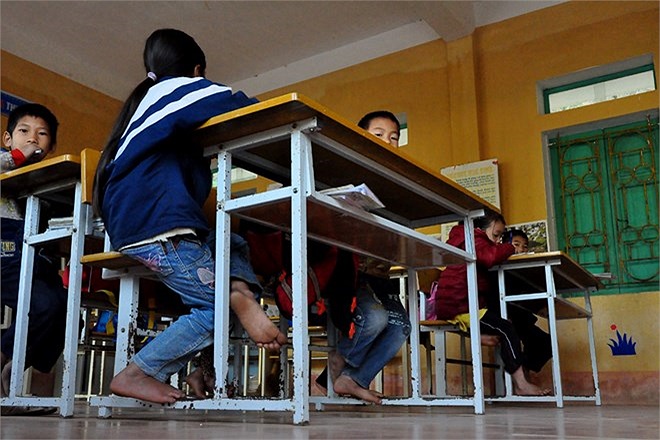 Vất vả là thế nhưng có một điều lạ là nhà nào ở Đồng Mậm cũng cho con đi học đến cùng.