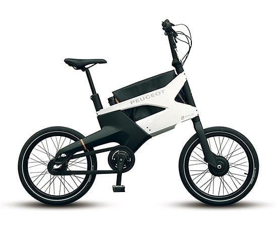 Tại triển lãm Vietnam Cycles được tổ chức tại Tp HCM từ ngày 4 - 7/12 tới, Peugeot Cycles sẽ giới thiệu lần đầu tiên tại châu Á riêng cho xe đạpđiện Hybrid-bike AE2.