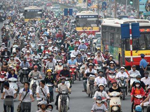  Giao thông Hà Nội lộn xộn do quá nhiều xe máy