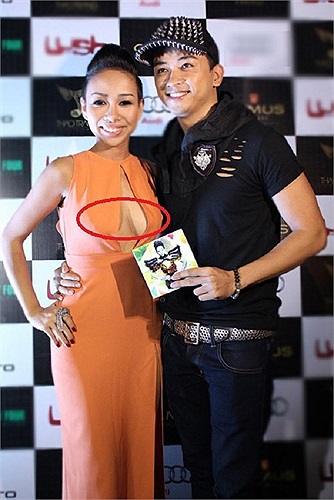 Dù không sở hữu chiều cao mơ ước, ngoại hình hoàn hảo, ca sĩ Thảo Trang cũng rất tự tin khi khoác lên mình những bộ cánh có điểm xẻ hút mắt. 