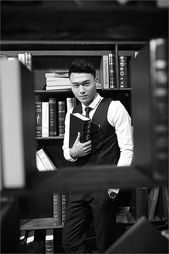 Vai Bằng trong phim 'Chạm Tay vào nỗi nhớ' đang được chiếu đã khiến chàng trai này càng nổi tiếng.