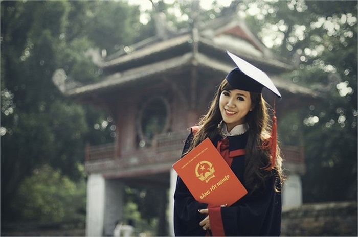 Và sắp tới hot girl này sẽ tốt nghiệp khoa Tài chính ngân hàng - ĐH Kinh tế Kỹ thuật công nghiệp. 
