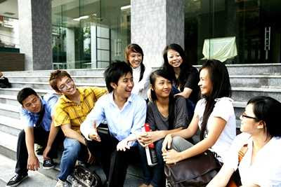 Thầy giáo trẻ, điển trai được các sinh viên rất quý mến 