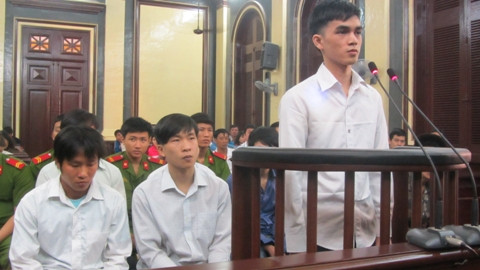 chặt tay, cướp, tàn độc.