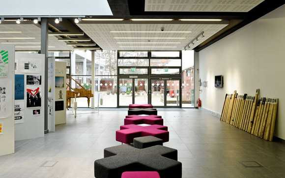 Đại học nghệ thuật sáng tác (UCA)