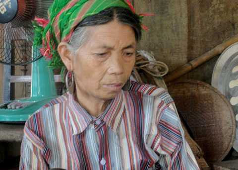 Bà Di - mẹ của 2 con trai chết vì ngộ độc rượu. (Ảnh: báo Lào Cai)