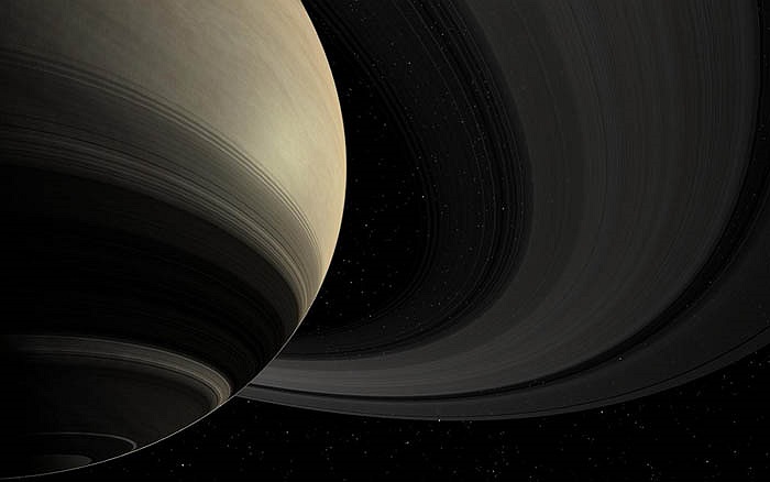 Cận cảnh vành đai sao Thổ bao gồm những mảnh băng và bụi vũ trụ. Vành đai này cũng là một kỳ quan đẹp nhất của hệ mặt trời. 