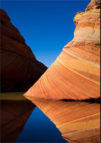 Antelope Thượng là phần khe núi nằm phía trên. Mỗi khi được ánh sáng soi rọi, nơi đây trở nên lung linh, huyền ảo như bức tranh cổ tích. 