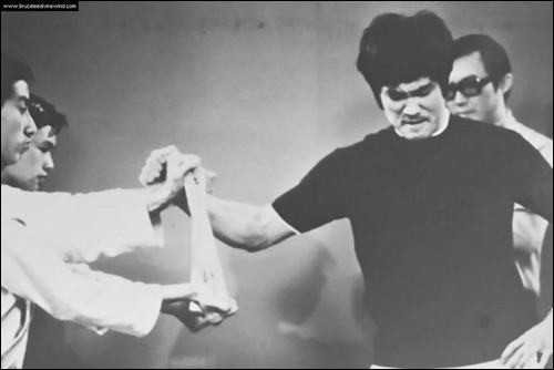 Kungfu của Lý Tiểu Long khiến cả thế giới kinh ngạc