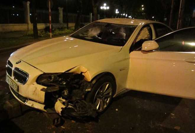  Chiếc BWM hư hại sau tai nạn.