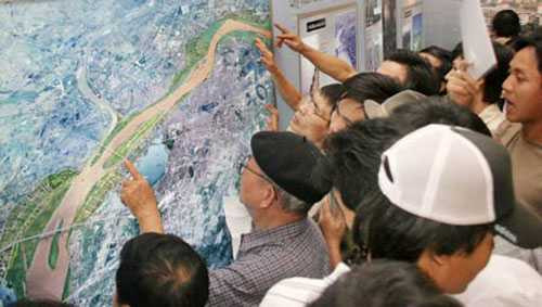  Việc xây dựng hầm vượt sông Hồng cần được xem xét thận trọng