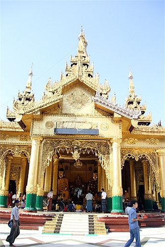 Bốn mươi hai năm sau, ngày 26/8/1988, con gái ông - Aung San Suu Kyi - đã diễn thuyết trong một cuộc mít tinh lớn khác đông tới 500 nghìn người kêu gọi dân chủ cho Myanma.