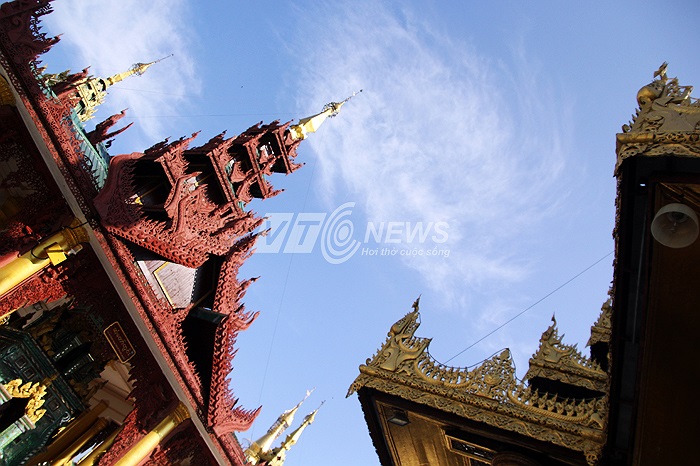 Những trận động đất ở thế kỷ 17 đã làm ngôi chùa bị hư hại nghiêm trọng, trong đó có tòa Stupa (tháp).