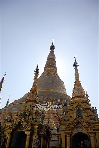 Trận động đất dữ dội năm 1768 đã làm đỉnh tháp bị rơi. Vua Hsinbyushin nhà Konbaung đã cho sửa chữa lại tòa tháp và nâng nó lên độ cao 98m.