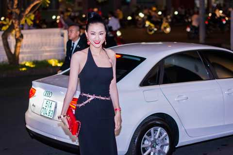 Maya lái xe tiền tỷ, diện hàng hiệu đi dự tiệc