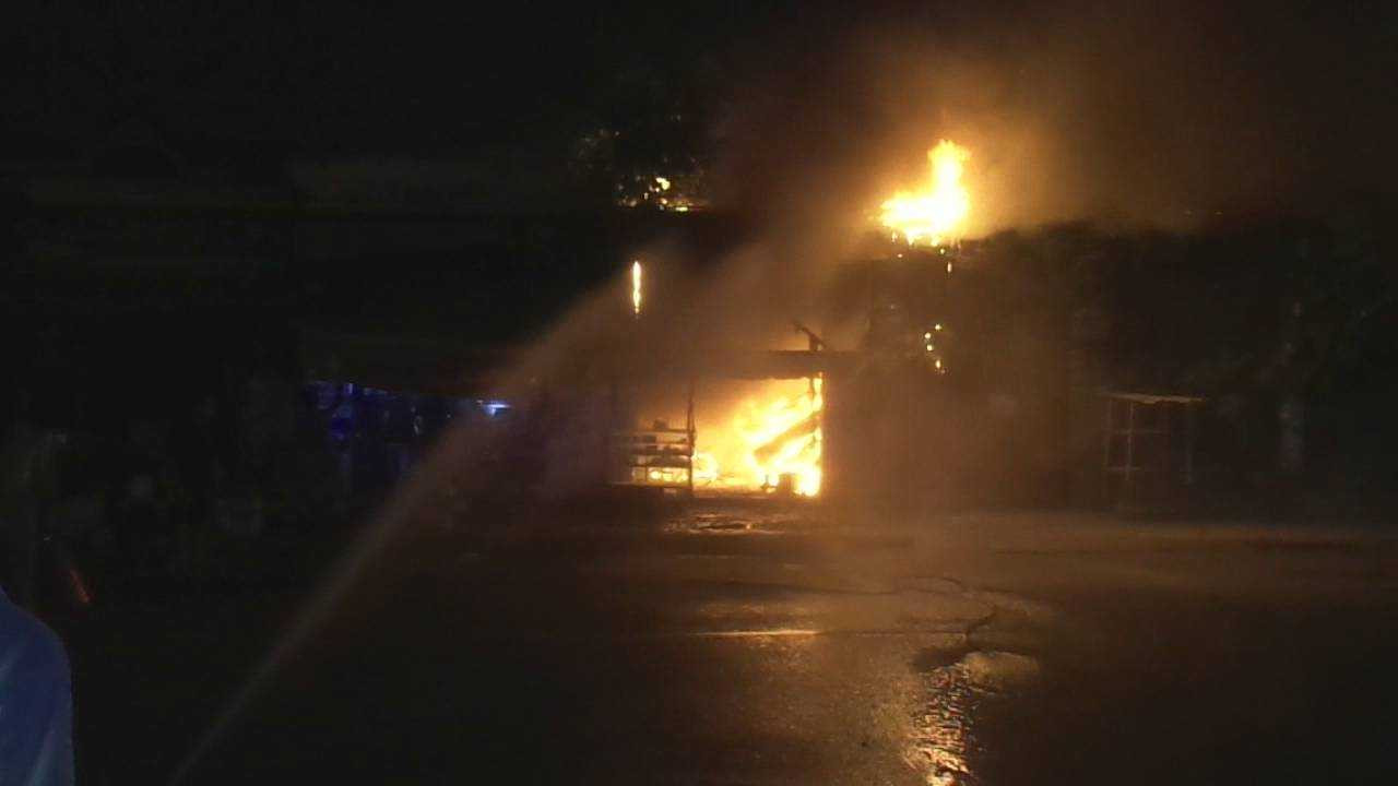 Bình Dương, cháy, mẹ con, tử vong, ki ốt, kinh doanh, xe đạp, bất lực