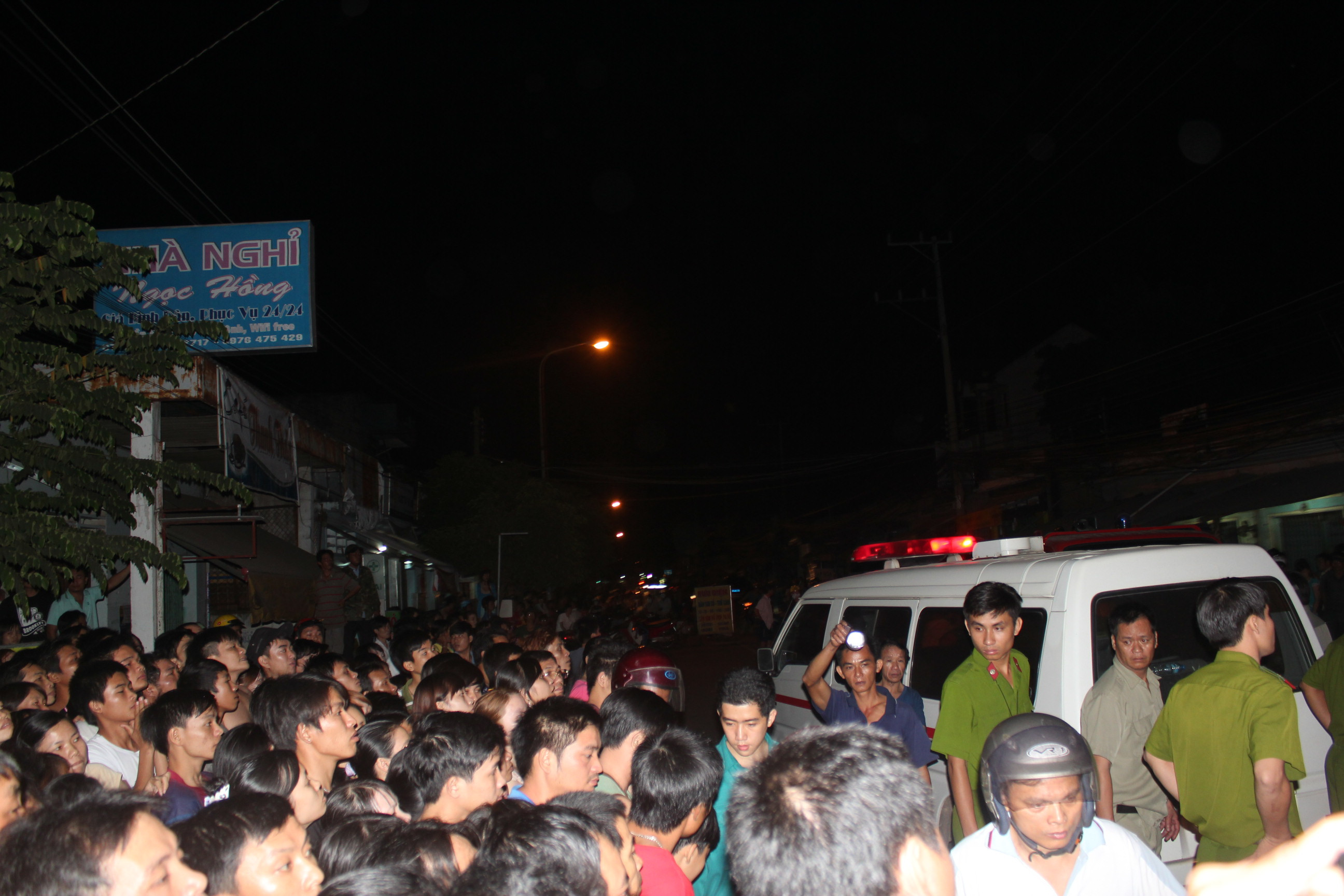 Bình Dương, cháy, mẹ con, tử vong, ki ốt, kinh doanh, xe đạp, bất lực