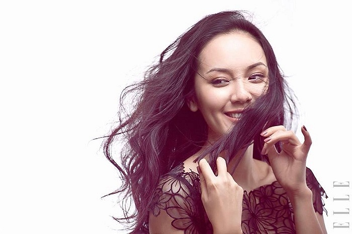 Phương Linh dịu dàng tóc dài.