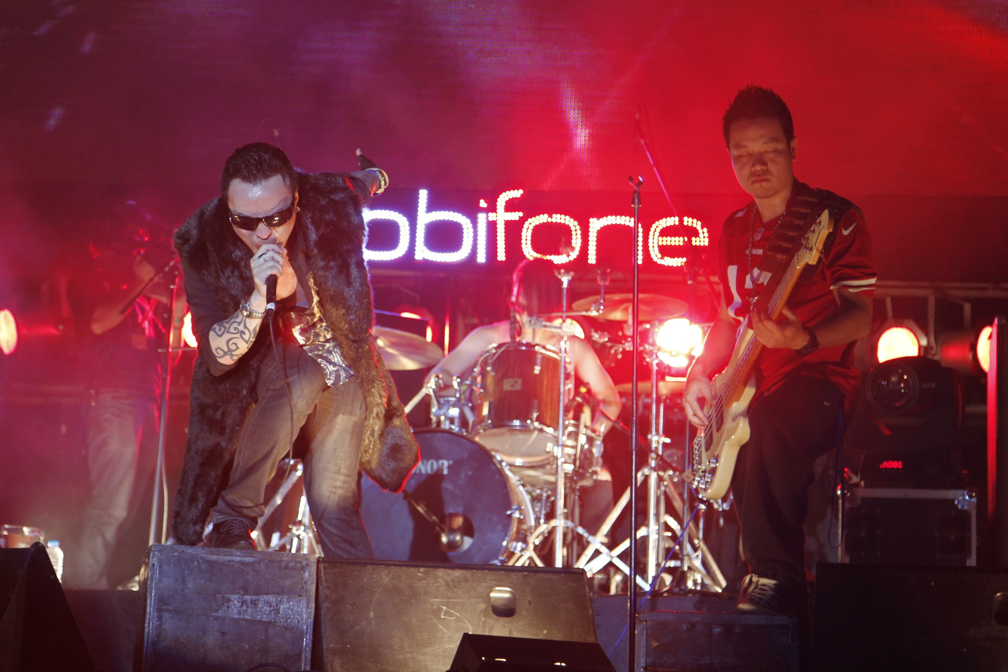 MOBIFONE ROCKSTORM 2013 BÙNG NỔ ĐẤT TÂY ĐÔ