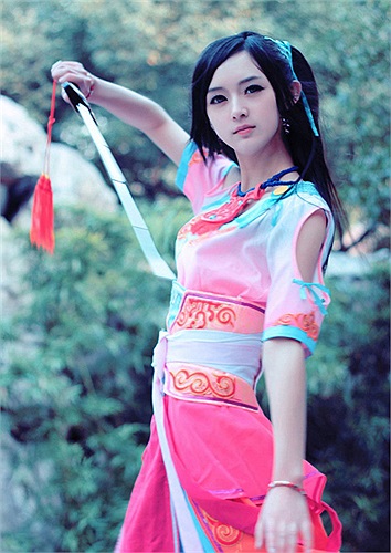 Bộ ảnh cosplay được chụp hồi tháng 1/2013 và được rất nhiều người khen ngợi. Đan Đình cũng chọn bộ ảnh này làm ảnh đại diện trên trang chủ mạng xã hội của mình. 