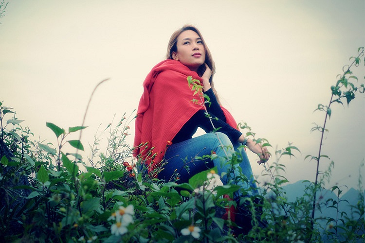 Thay vào đó là hình ảnh một Mỹ Tâm đầy chất tự sự hòa vào cảnh đẹp thiên nhiên hoang sơ đầy mê hoặc. 